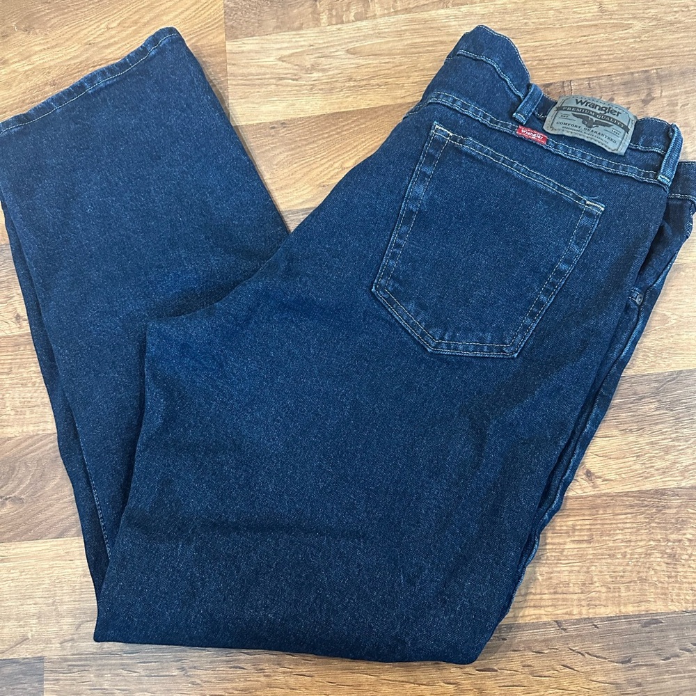 Wrangler Men's Dark Blue Relaxed Jeans